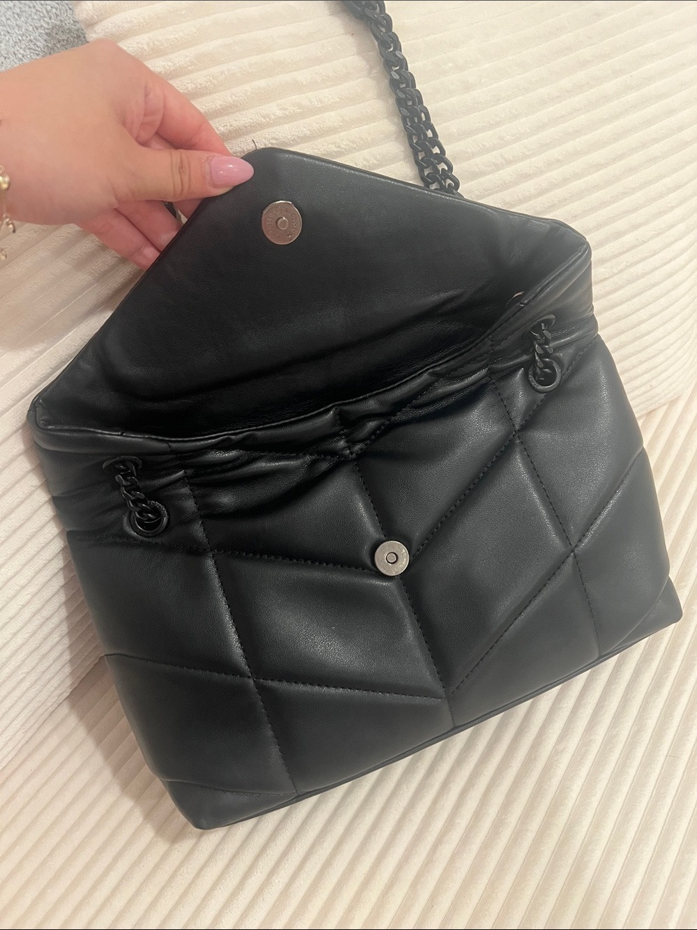 Quilted Chevon Leather Bag - Picture 2 of 8